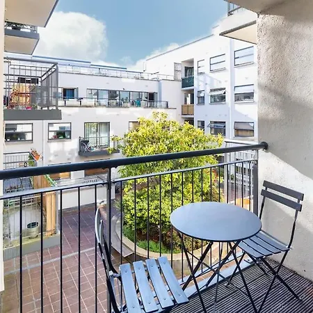 Peaceful 1 Bedroom In Portobello, Lejlighed *